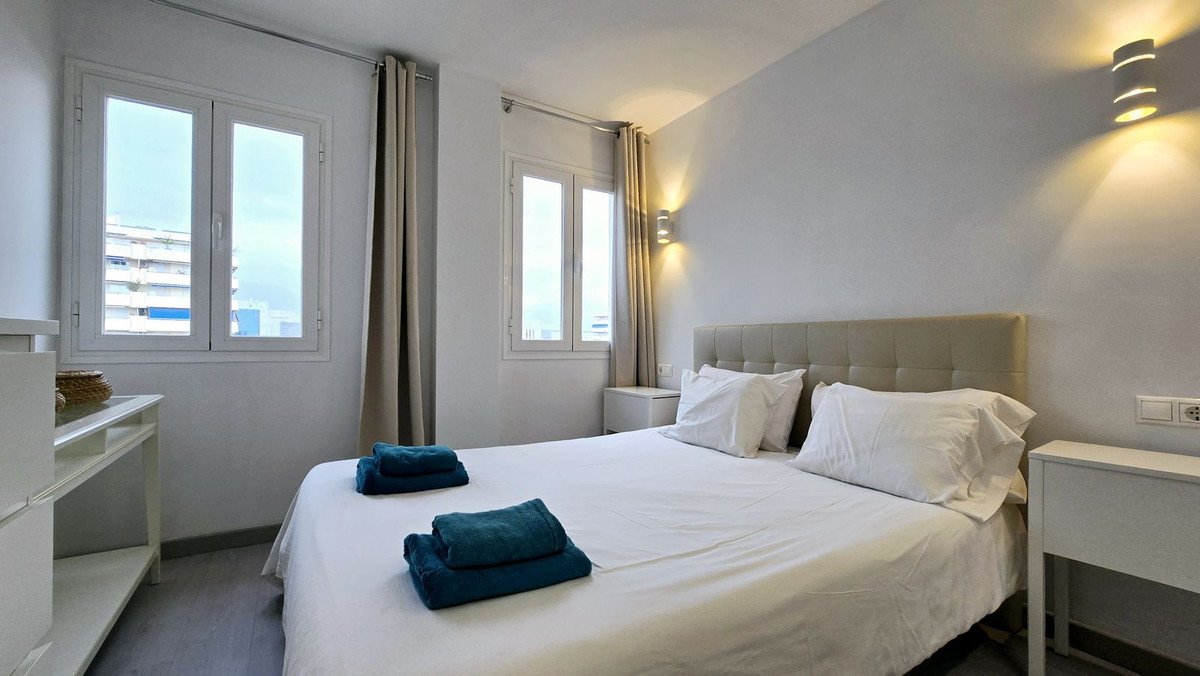 1 Bed Middle Floor Apartment in Puerto Banús in Puerto Banús, 