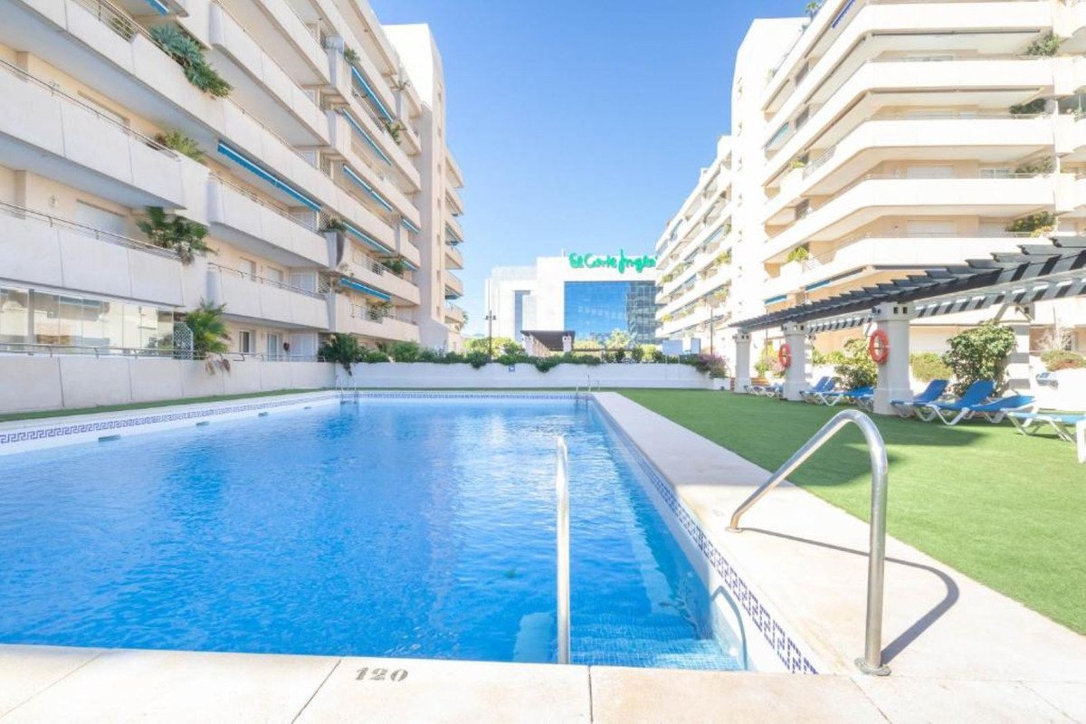 1 Bed Middle Floor Apartment in Puerto Banús