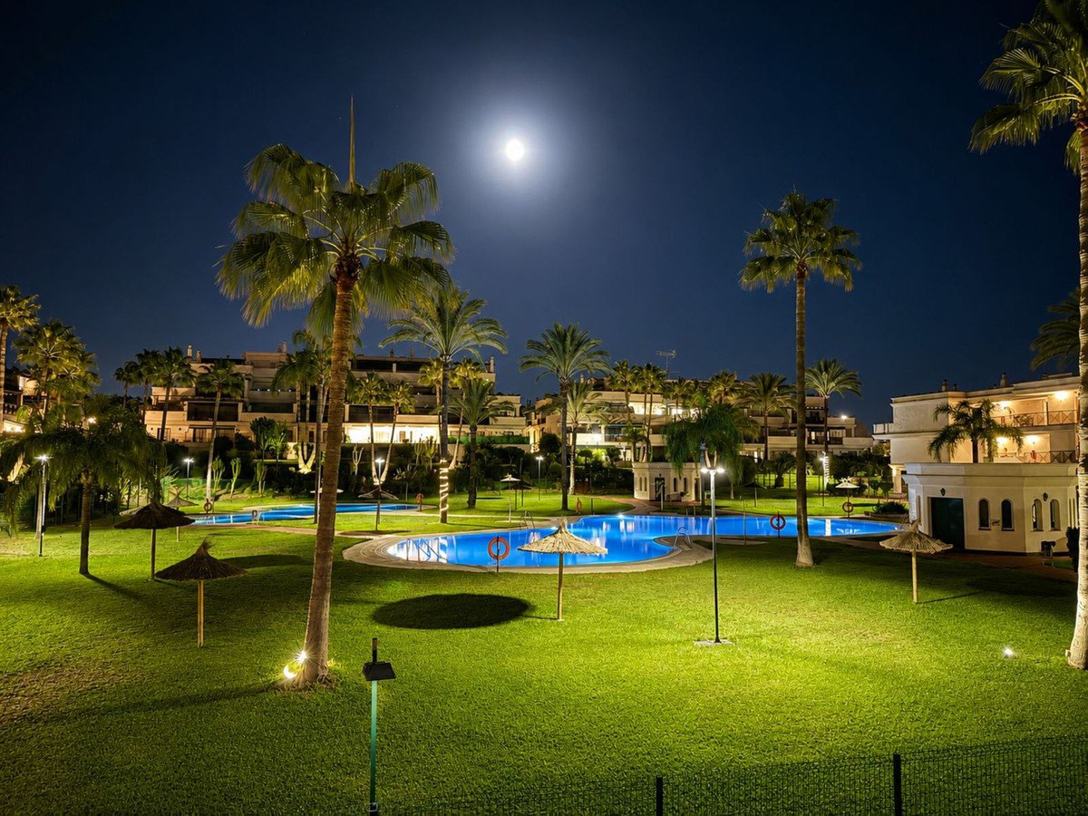 2 Bed Tussenverdieping Appartement in Nueva Andalucía in Nueva Andalucía, Appartement
