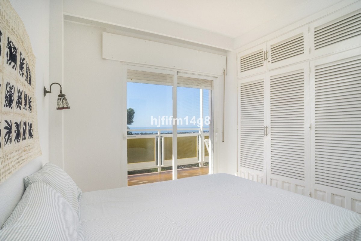 2 Bed Appartement étage intermédiaire in Nueva Andalucía