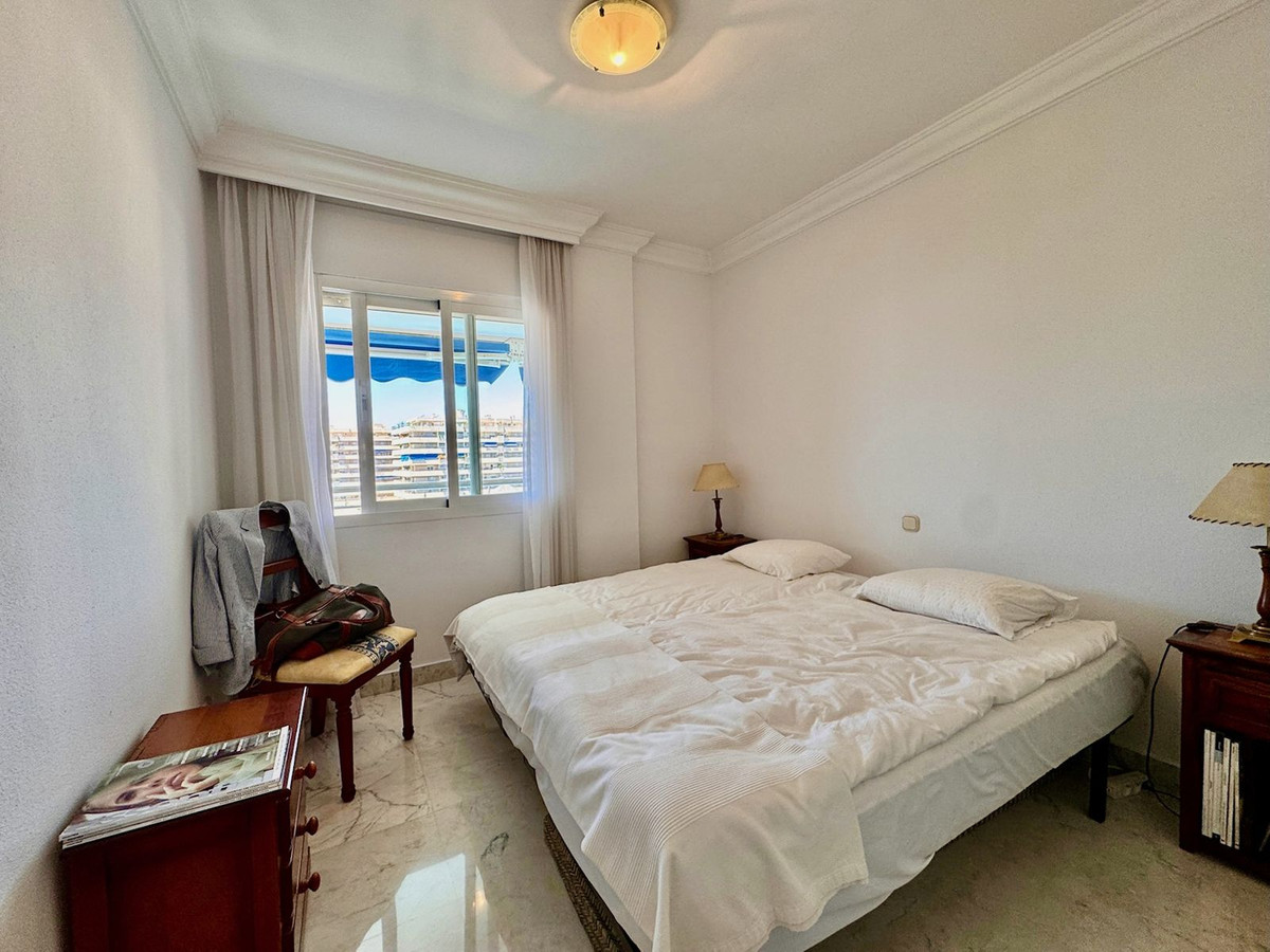 2 Bed شقة في الطابق الأوسط in Puerto Banús في Puerto Banús, شقة