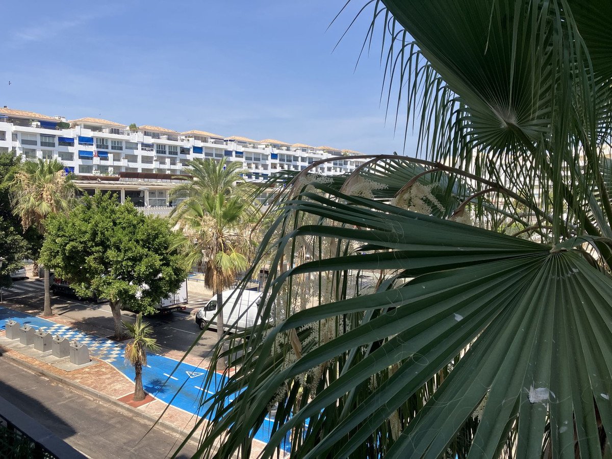 2 Bed Middle Floor Apartment in Puerto Banús in Puerto Banús, Apartment
