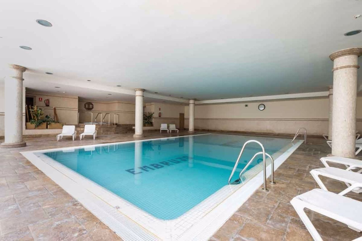 2 Bed شقة في الطابق الأرضي in Puerto Banús في Puerto Banús, شقة