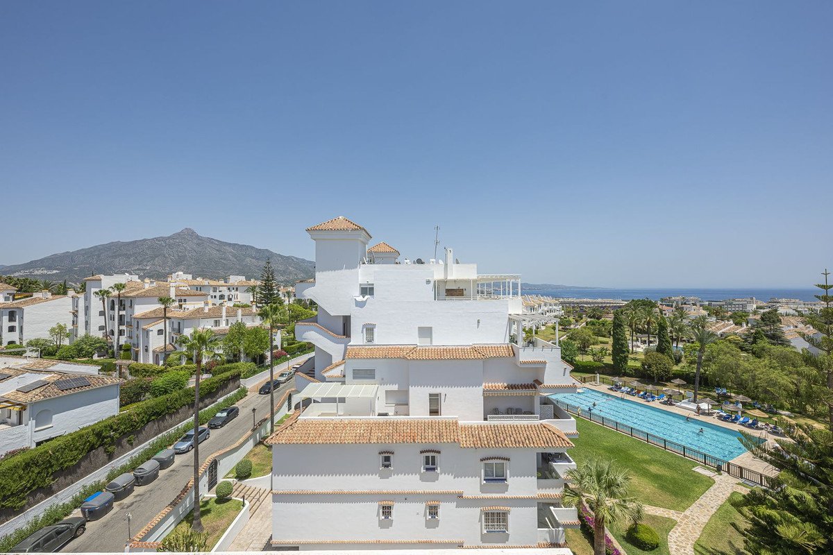 2 Bed Ground Floor Apartment in Puerto Banús in Puerto Banús, Apartment