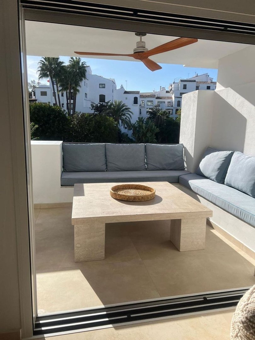 2 Bed Middle Floor Apartment in Puerto Banús in Puerto Banús, Apartment