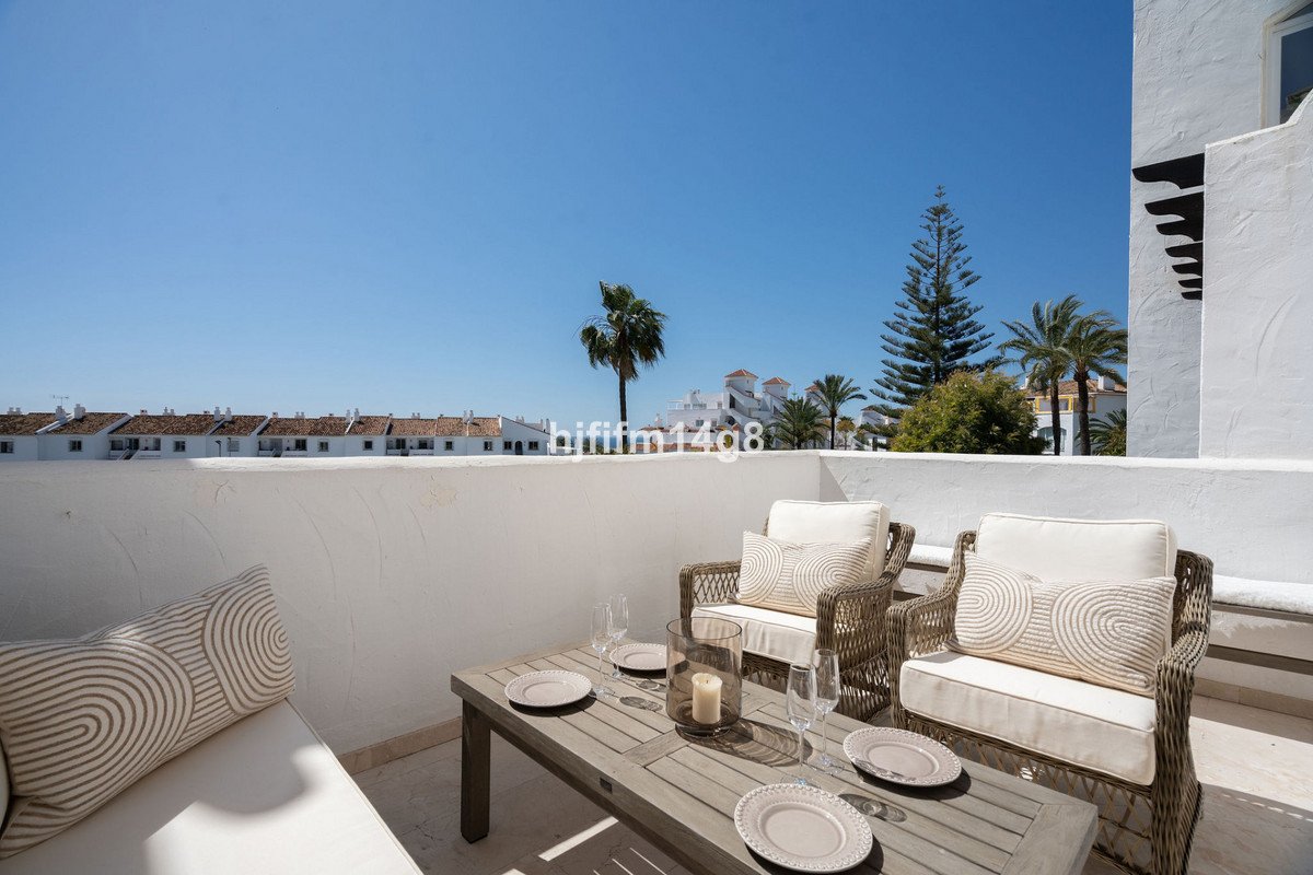 2 Bed Middle Floor Apartment in Nueva Andalucía in Nueva Andalucía — Apartment