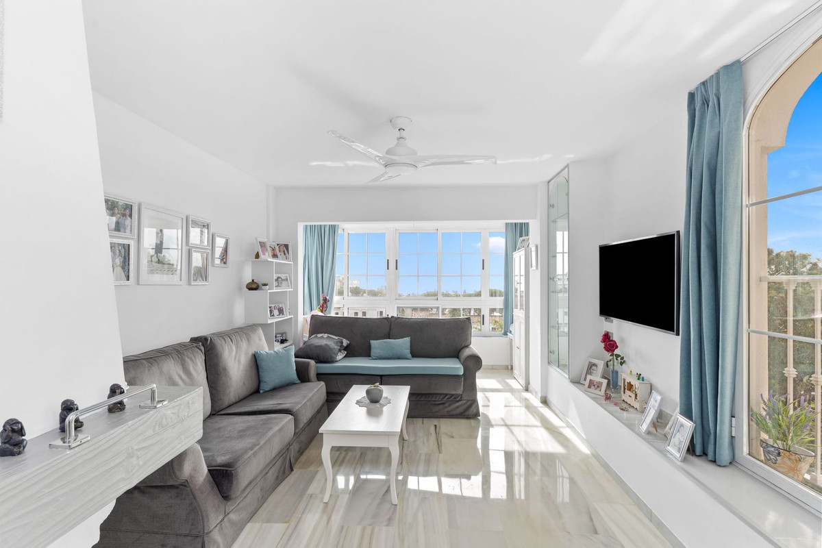 2 Bed شقة في الطابق الأوسط in Puerto Banús في Puerto Banús, شقة