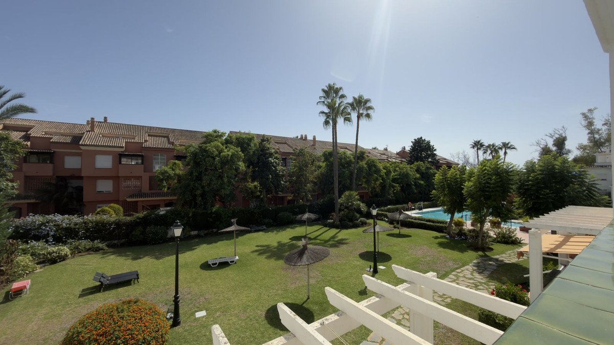 2 Bed Middle Floor Apartment in Puerto Banús in Puerto Banús, Apartment
