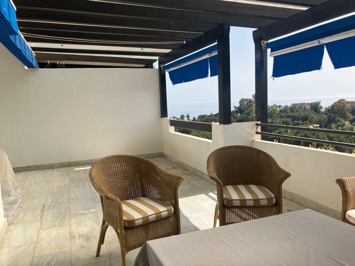 2 Bed Middle Floor Apartment in Puerto Banús in Puerto Banús, Apartment