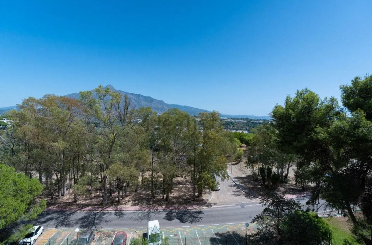 2 Bed Mellanvåningslägenhet in Nueva Andalucía