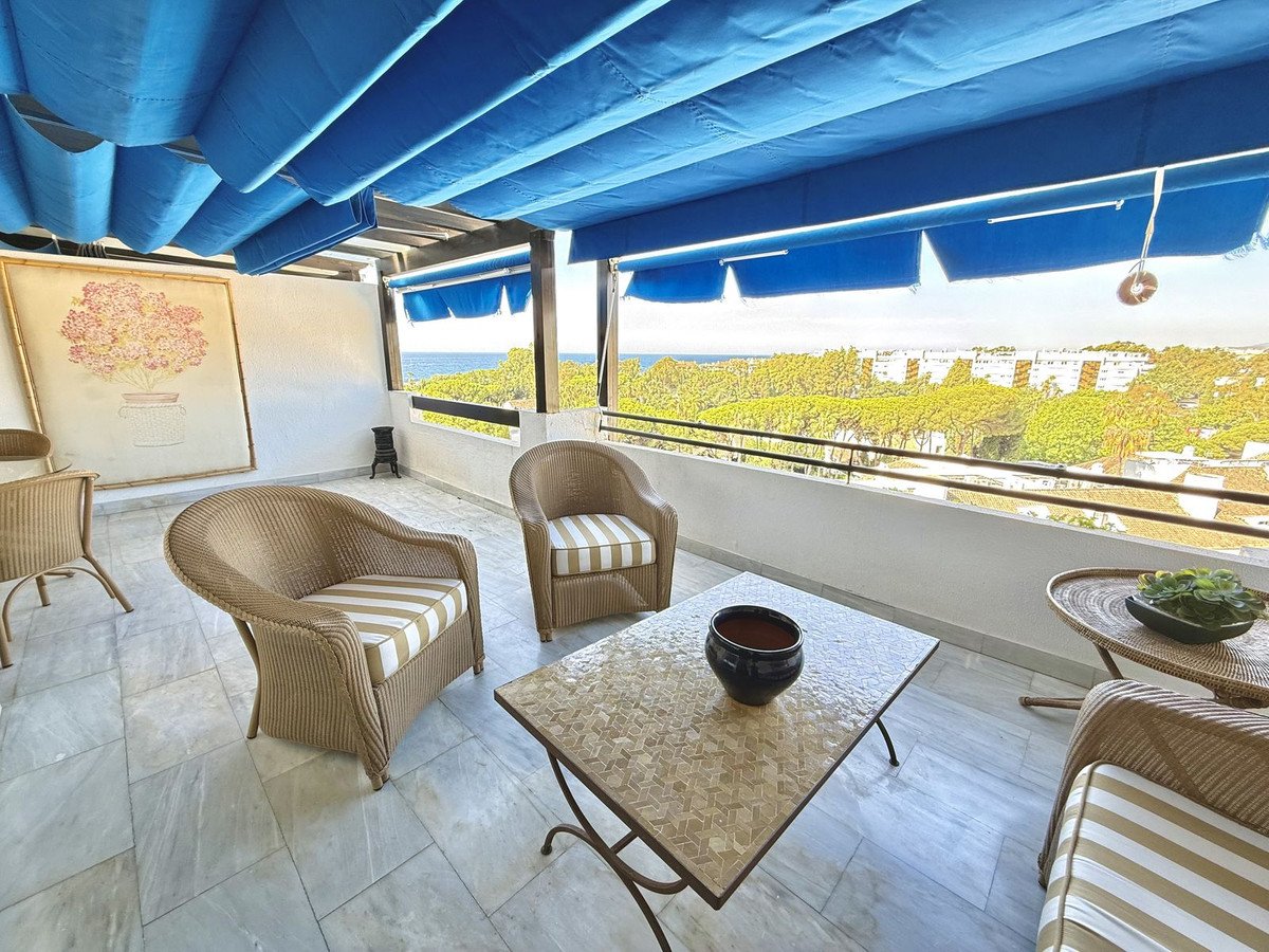 2 Bed Tussenverdieping Appartement in Puerto Banús in Puerto Banús, Appartement