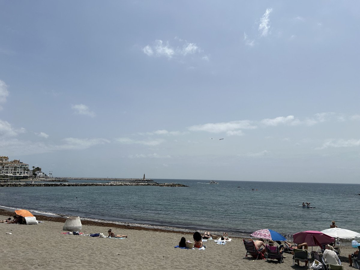 2 Bed Middle Floor Apartment in Puerto Banús in Puerto Banús, Apartment