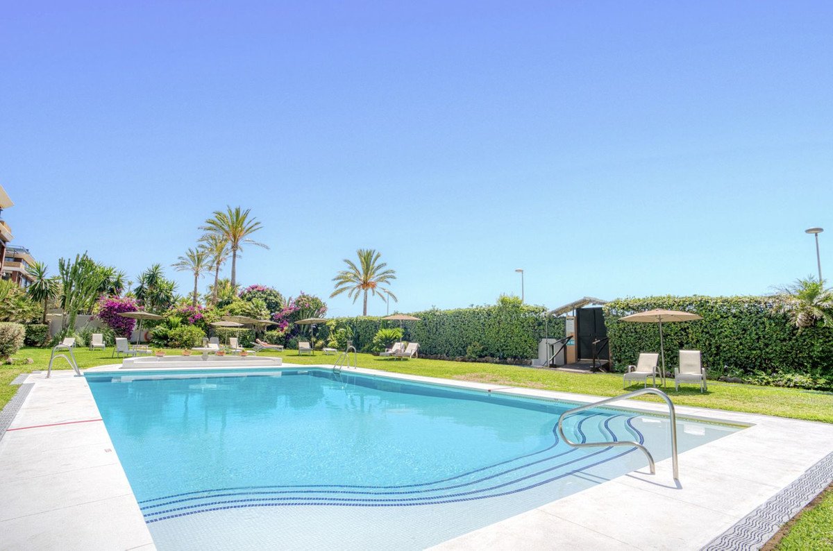 2 Bed Begane Grond Appartement in Puerto Banús in Puerto Banús, 