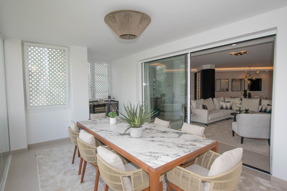 3 Bed Tussenverdieping Appartement in Puerto Banús in Puerto Banús, 