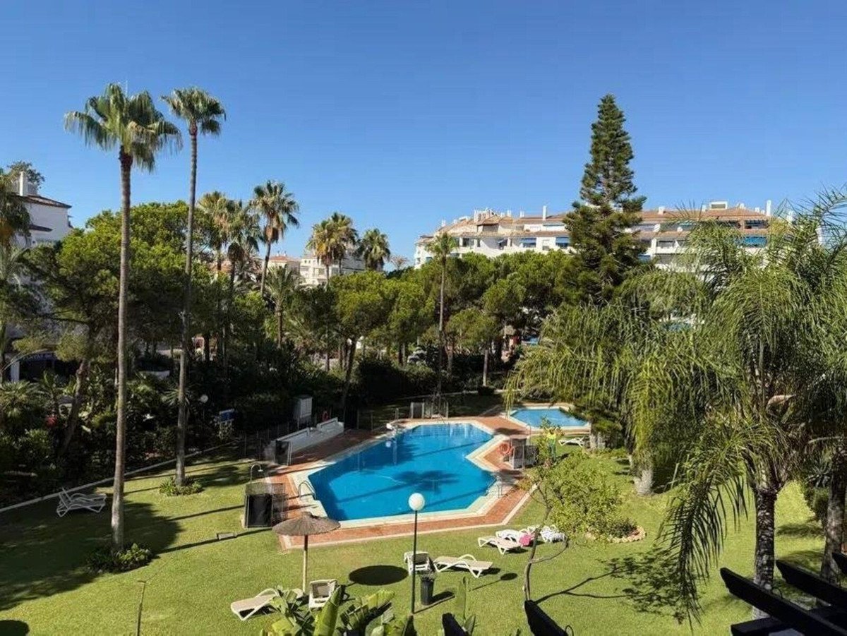 3 Bed Middle Floor Apartment in Puerto Banús in Puerto Banús, Apartment