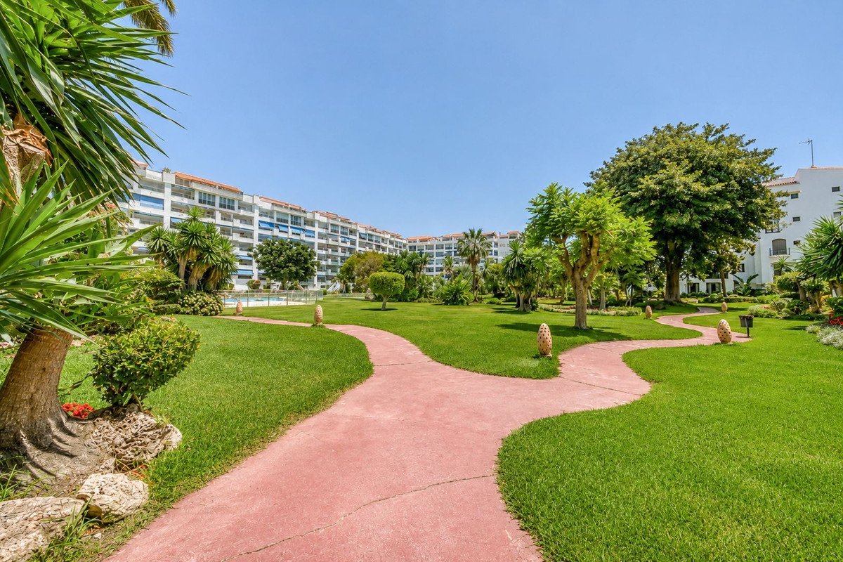 3 Bed Middle Floor Apartment in Puerto Banús in Puerto Banús, Apartment