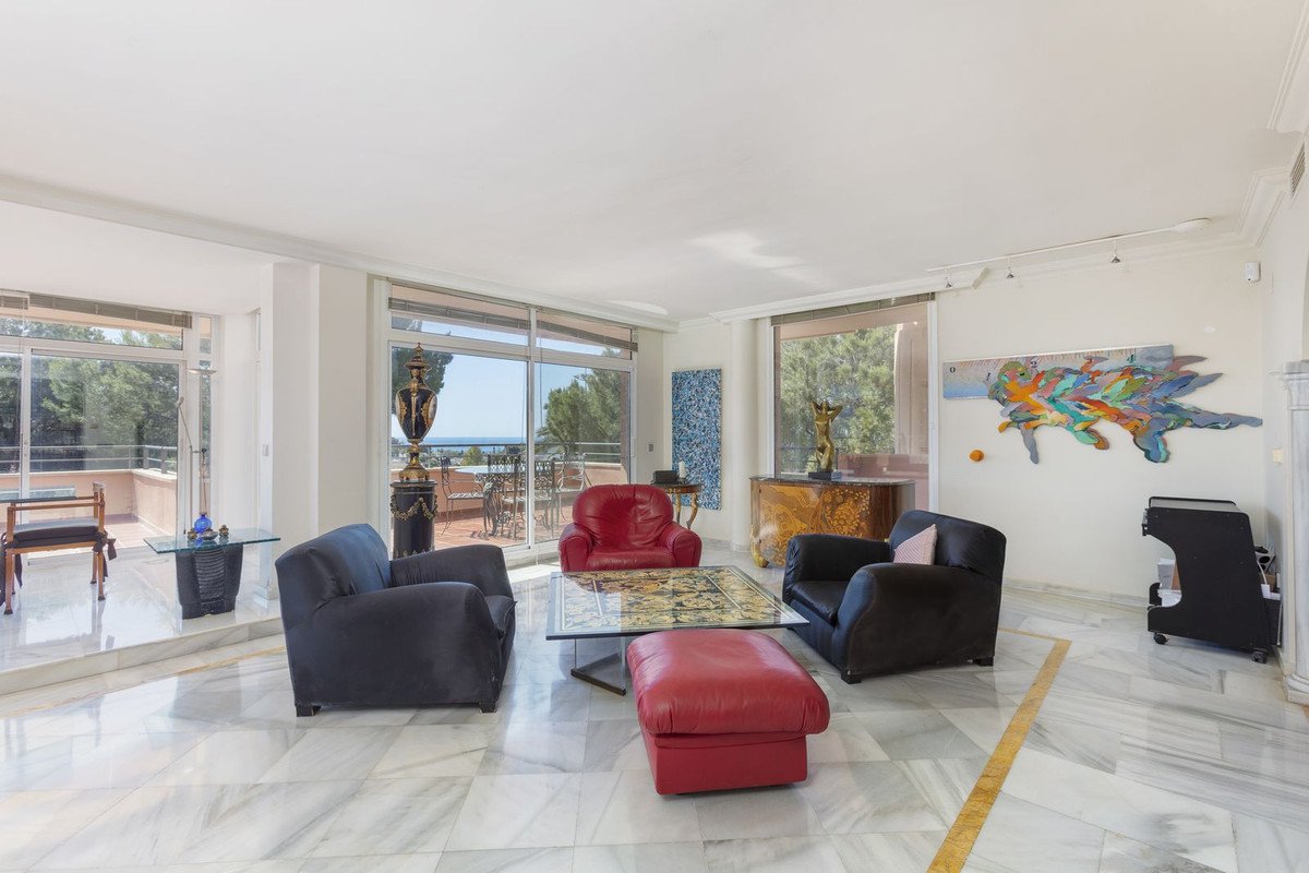 3 Bed Tussenverdieping Appartement in Nueva Andalucía in Nueva Andalucía, Appartement