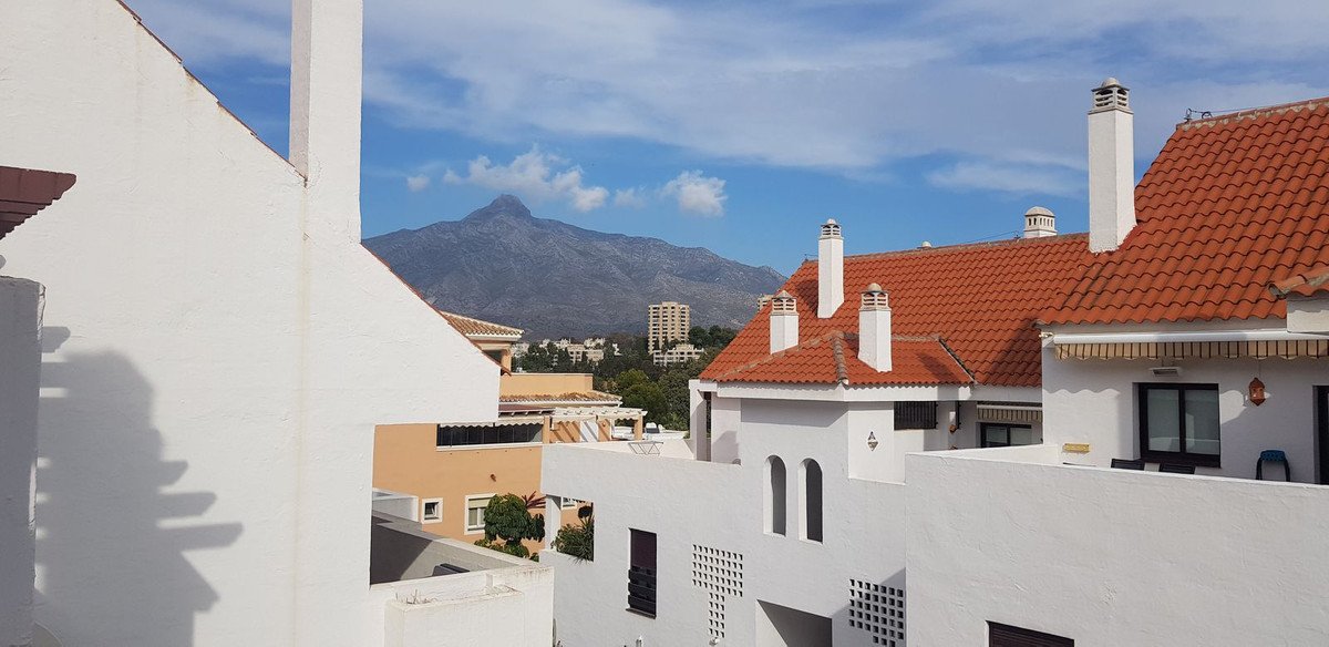 2 Bed Tussenverdieping Appartement in Nueva Andalucía in Nueva Andalucía, Appartement