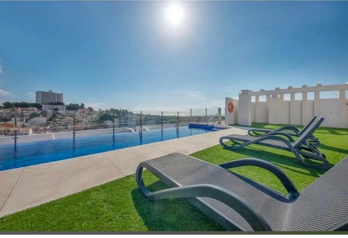 3 Bed شقة في الطابق الأوسط in Nueva Andalucía في Nueva Andalucía, 
