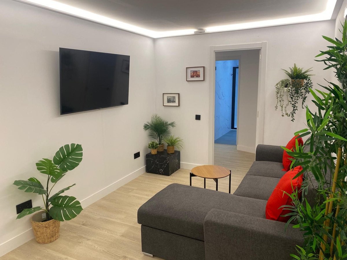 4 Bed شقة في الطابق الأوسط in Puerto Banús في Puerto Banús, شقة
