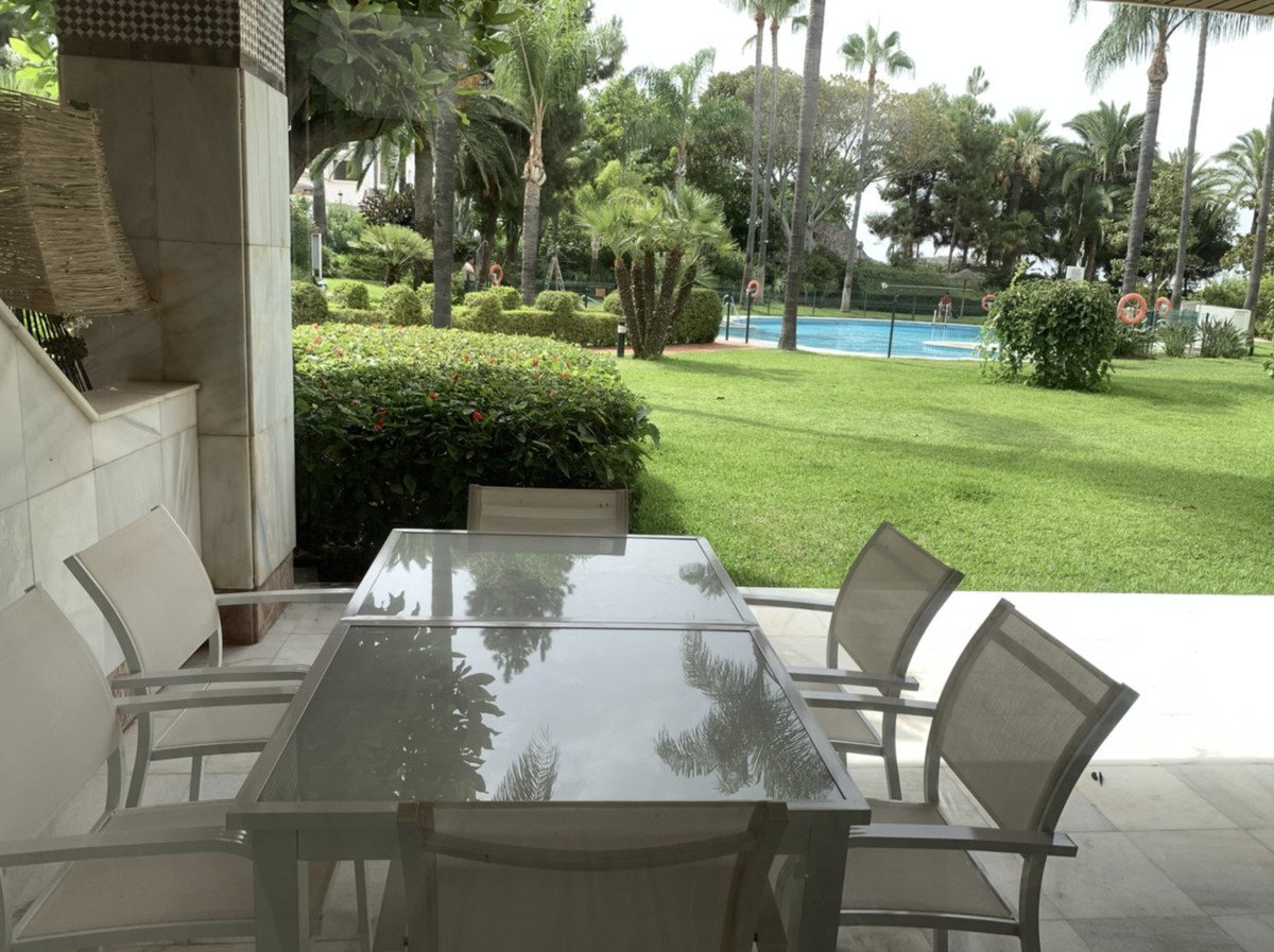 6 Bed شقة في الطابق الأرضي in Puerto Banús في Puerto Banús, 
