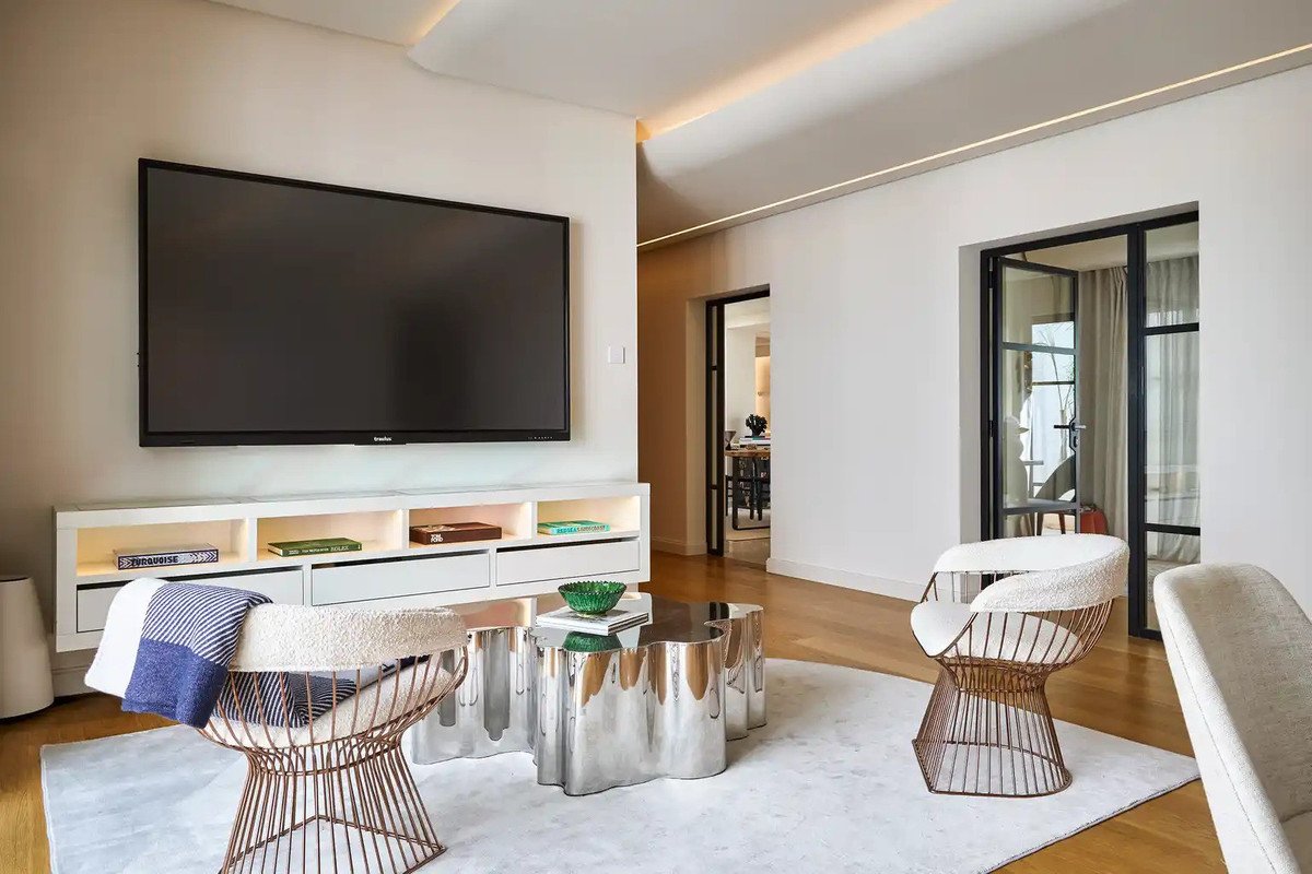 6 Bed Office in Nueva Andalucía