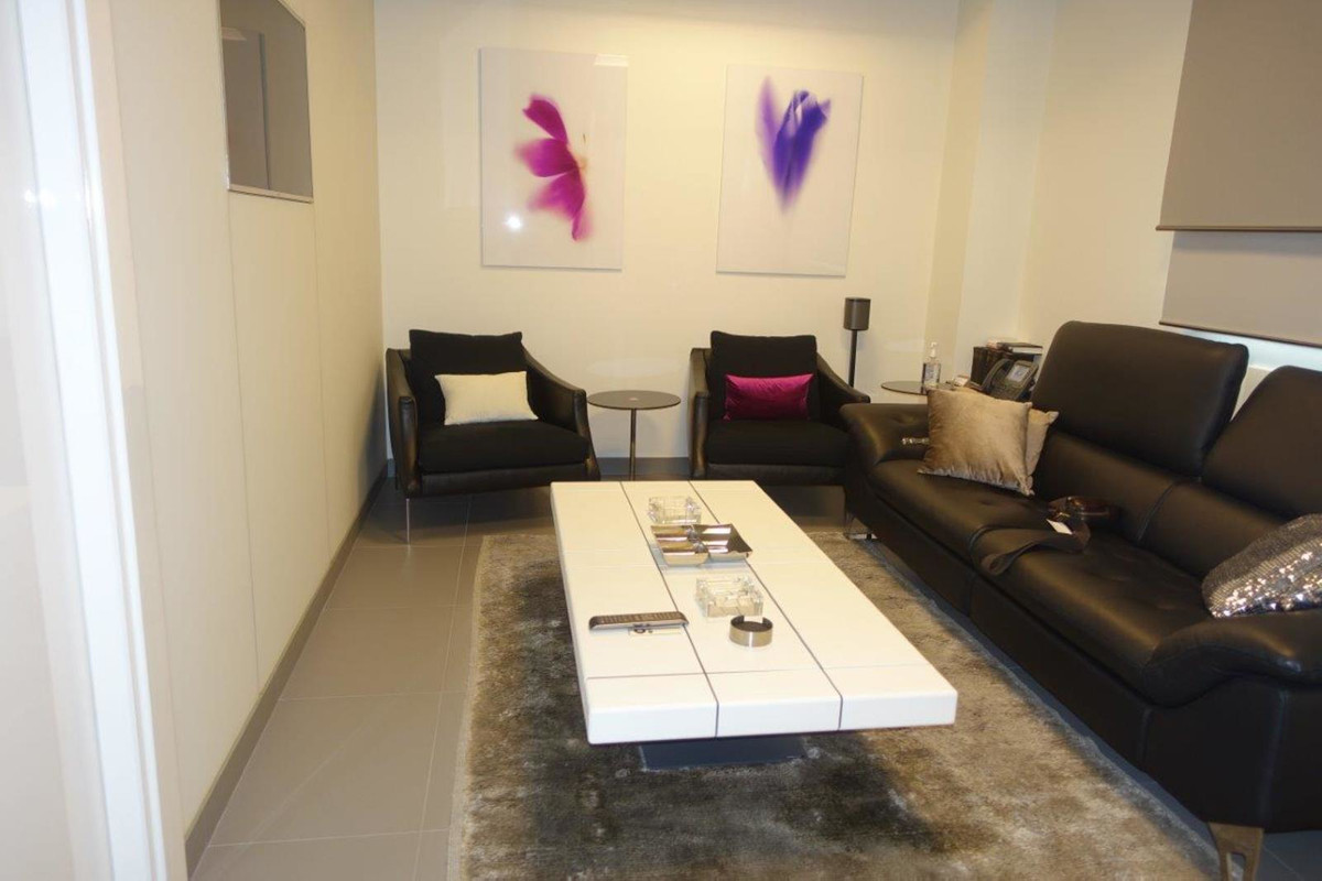 Commercial Premises in Puerto Banús في Puerto Banús, مساحة تجارية
