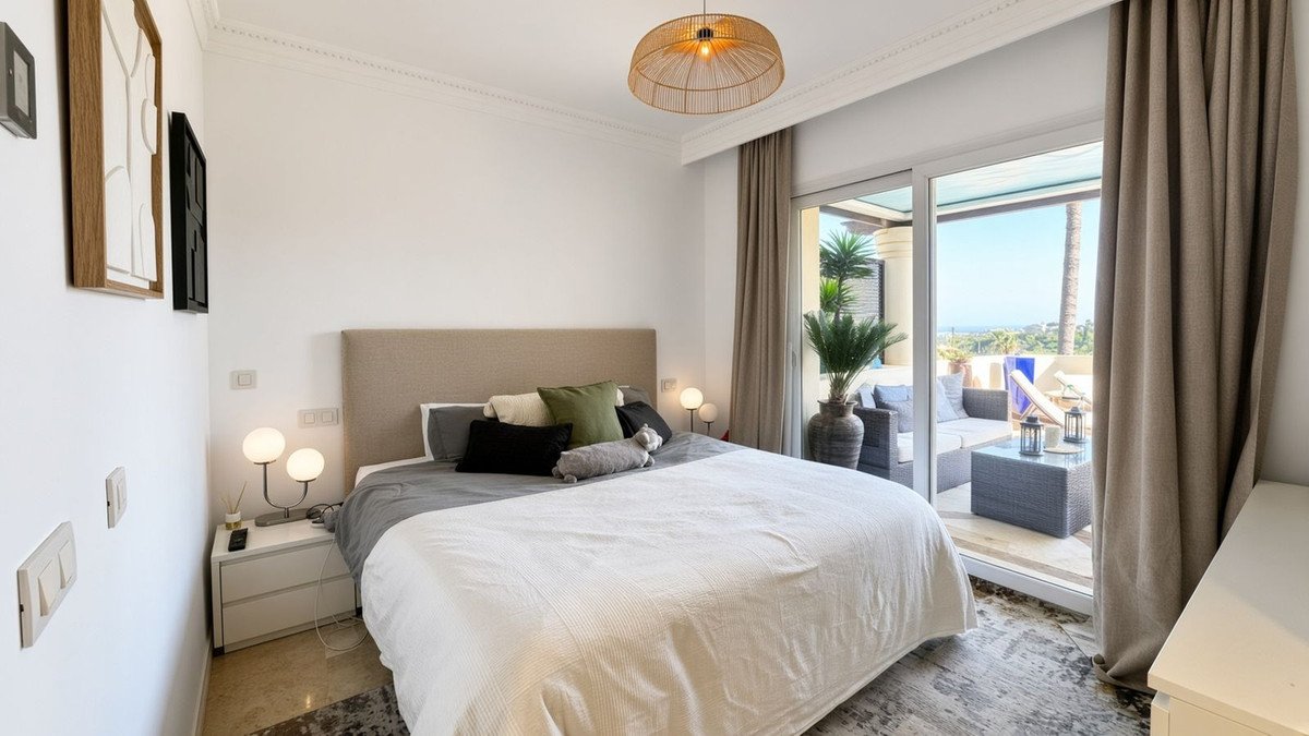 2 Bed بنتهاوس in Nueva Andalucía في Nueva Andalucía, 