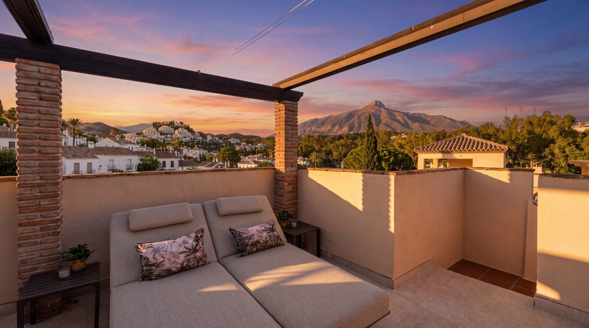 3 Bed بنتهاوس Duplex in Nueva Andalucía في Nueva Andalucía, شقة بنتهاوس دوبلكس