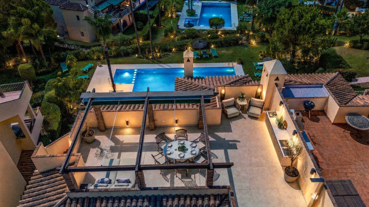 3 Bed بنتهاوس Duplex in Nueva Andalucía في Nueva Andalucía, بنتهاوس دوبلكس
