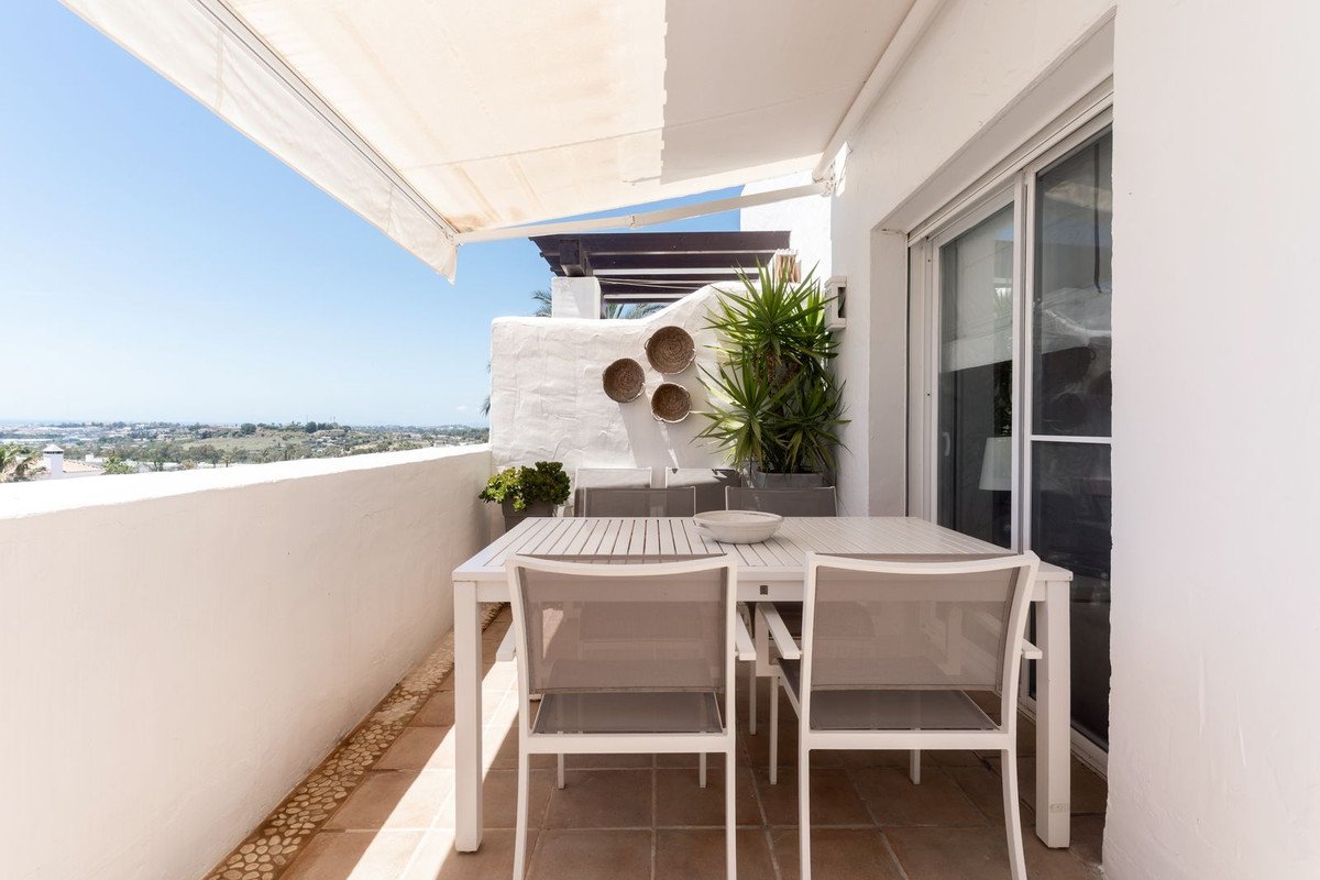 3 Bed بنتهاوس in Nueva Andalucía في Nueva Andalucía, بنتهاوس