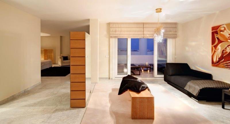3 Bed بنتهاوس in Puerto Banús في Puerto Banús, 