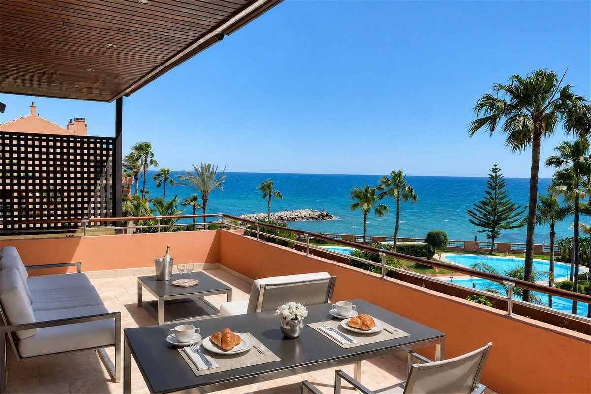 3 Bed Penthouse in Puerto Banús in Puerto Banús, Penthouse
