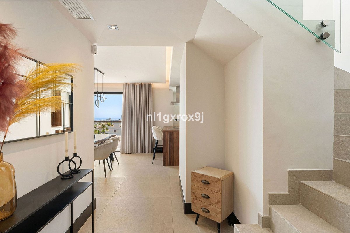 3 Bed بنتهاوس in Nueva Andalucía في Nueva Andalucía, شقة علوية (بنتهاوس)