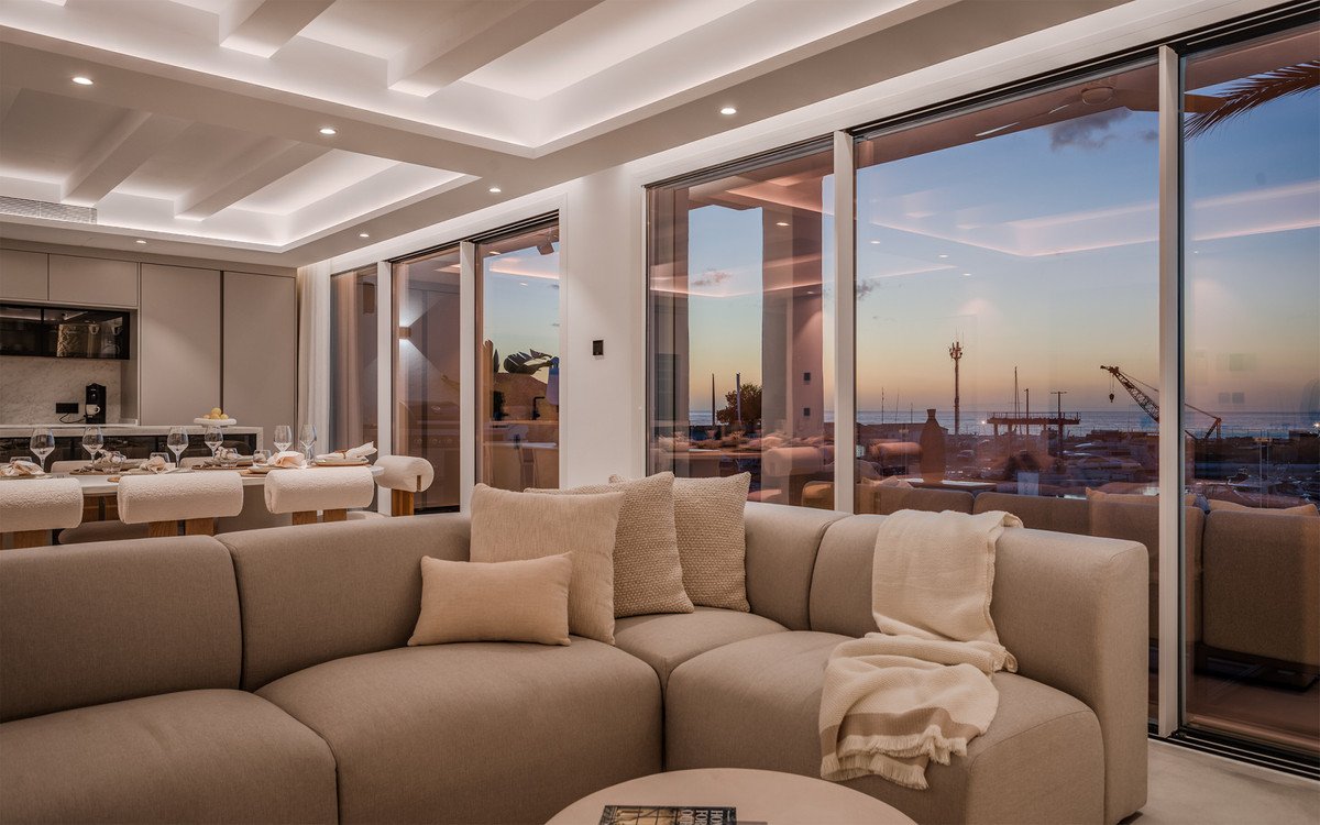 4 Bed Penthouse in Puerto Banús in Puerto Banús, Penthouse