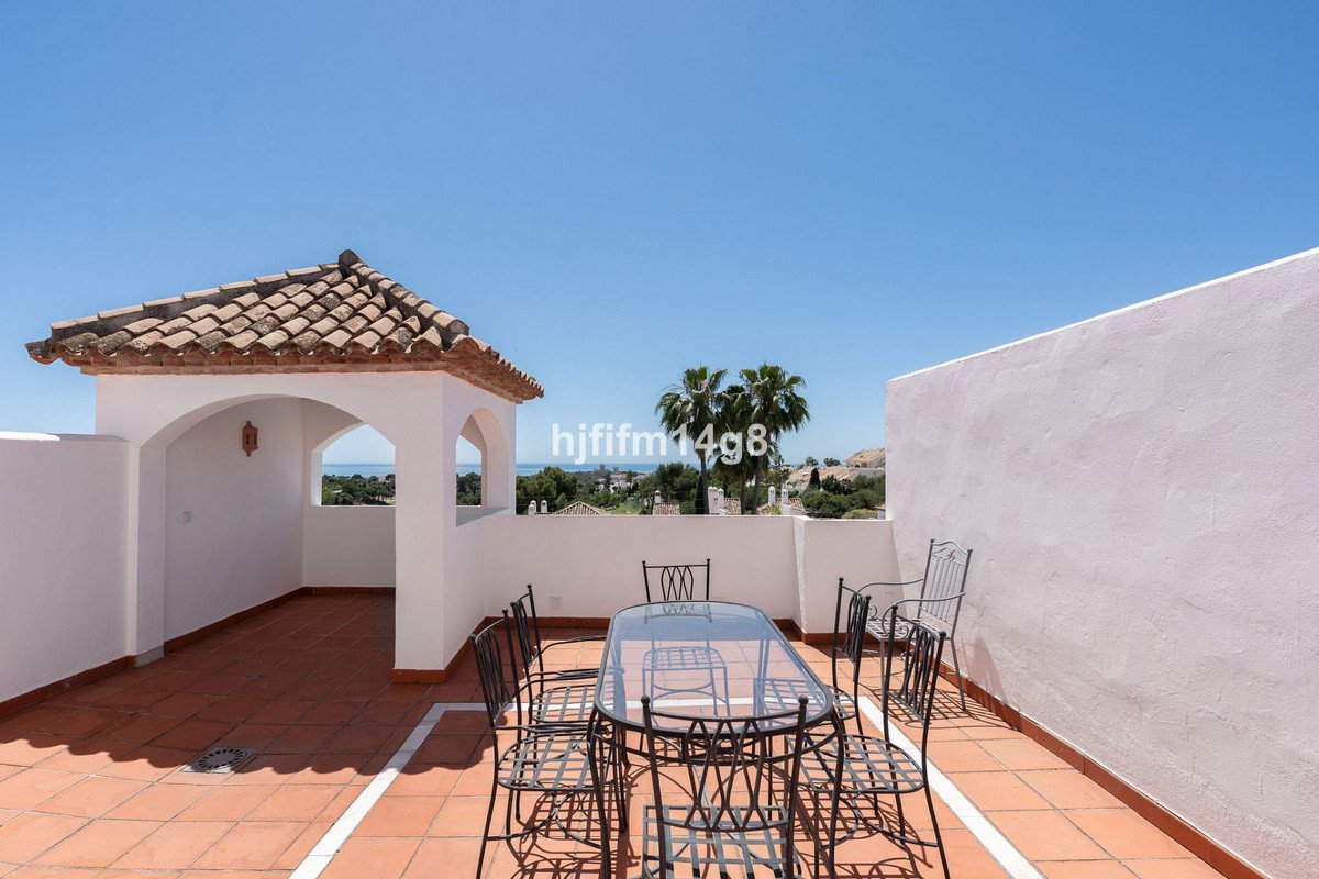 3 Bed Редова къща in Nueva Andalucía в Nueva Andalucía, 