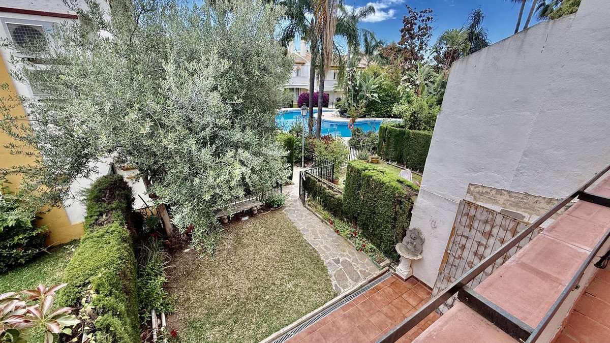 4 Bed بيت مدينة in Puerto Banús في Puerto Banús, 