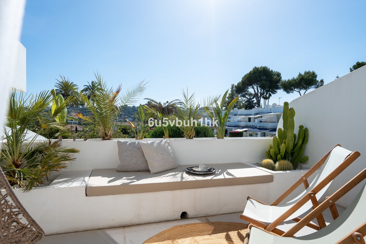 4 Bed Townhouse in Nueva Andalucía in Nueva Andalucía, Townhouse