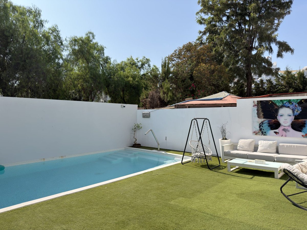 3 Bed منزل شبه منفصل in Nueva Andalucía في Nueva Andalucía, 