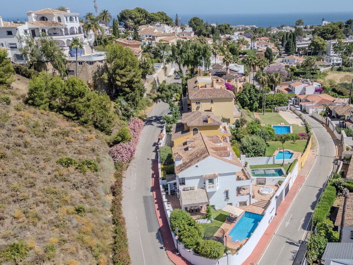4 Bed منزل شبه منفصل in Nueva Andalucía في Nueva Andalucía, 