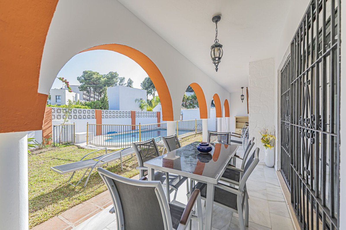 3 Bed Vrijstaande Villa in Nueva Andalucía in Nueva Andalucía, Vrijstaande Villa