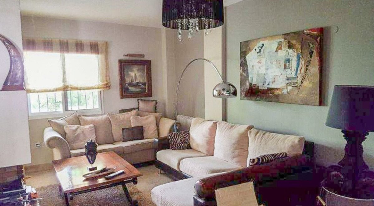 4 Bed منزل شبه منفصل in Nueva Andalucía في Nueva Andalucía, 