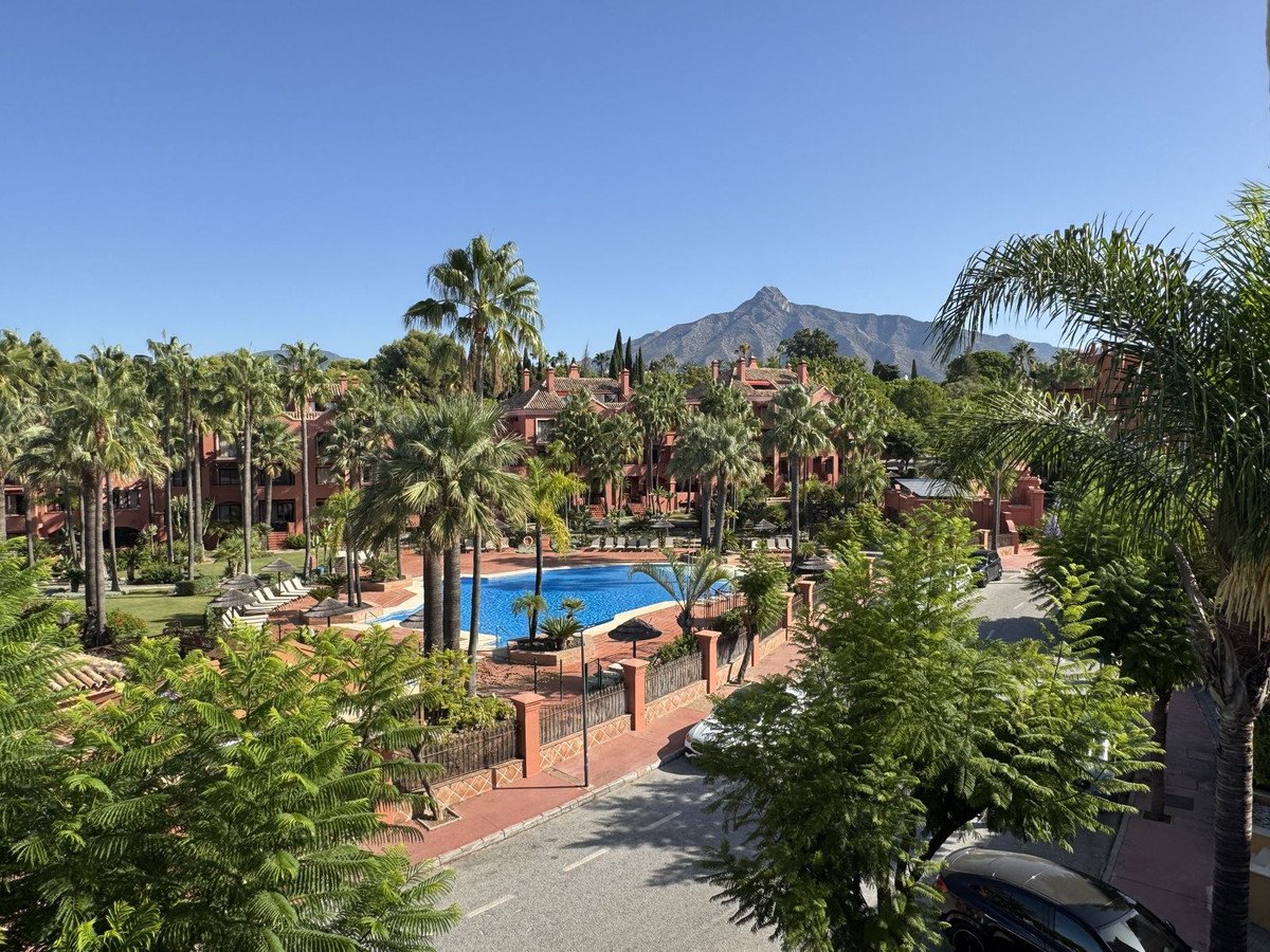 5 Bed Detached Villa in Puerto Banús
