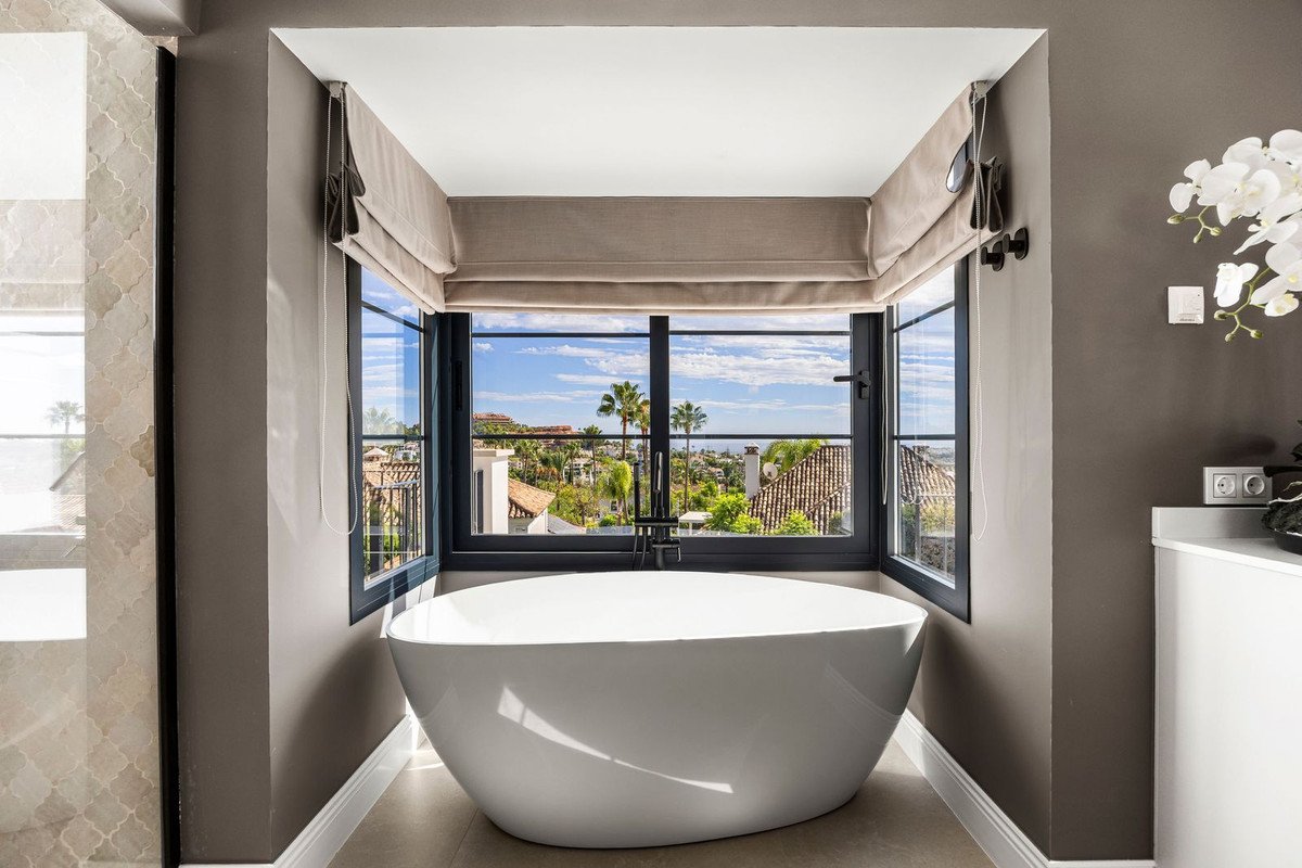 5 Bed Villa individuelle in Nueva Andalucía