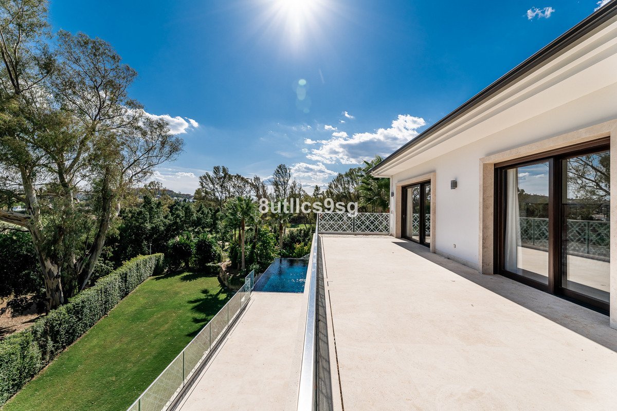 5 Bed Detached Villa in Nueva Andalucía in Nueva Andalucía, Detached Villa