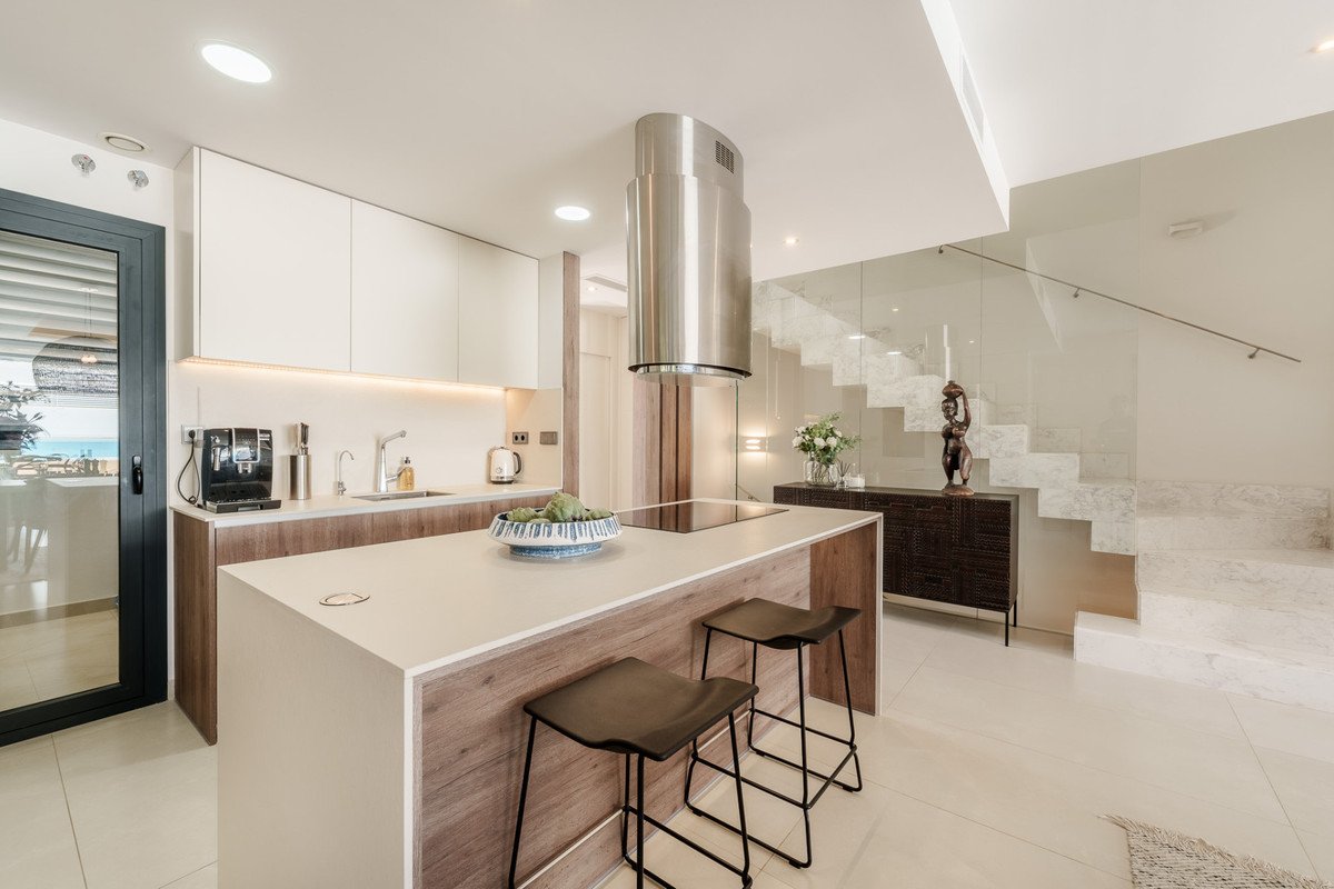 5 Bed Semi-Detached House in Puerto Banús in Puerto Banús, Semi-Detached House
