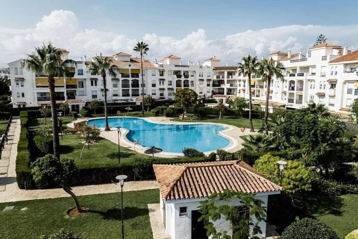 2 Bed Top Floor Apartment in San Pedro de Alcántara