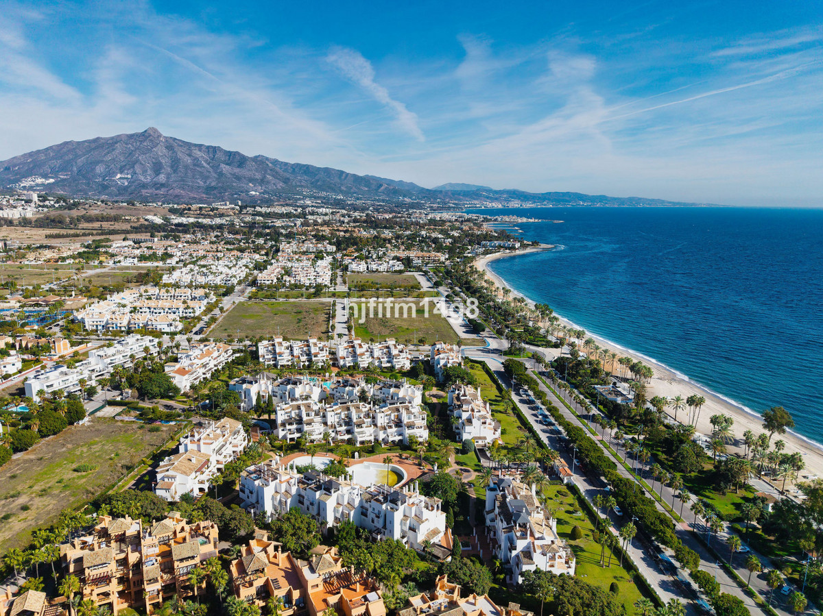 2 Bed شقة في الطابق الأوسط in San Pedro de Alcántara في San Pedro de Alcántara, شقة
