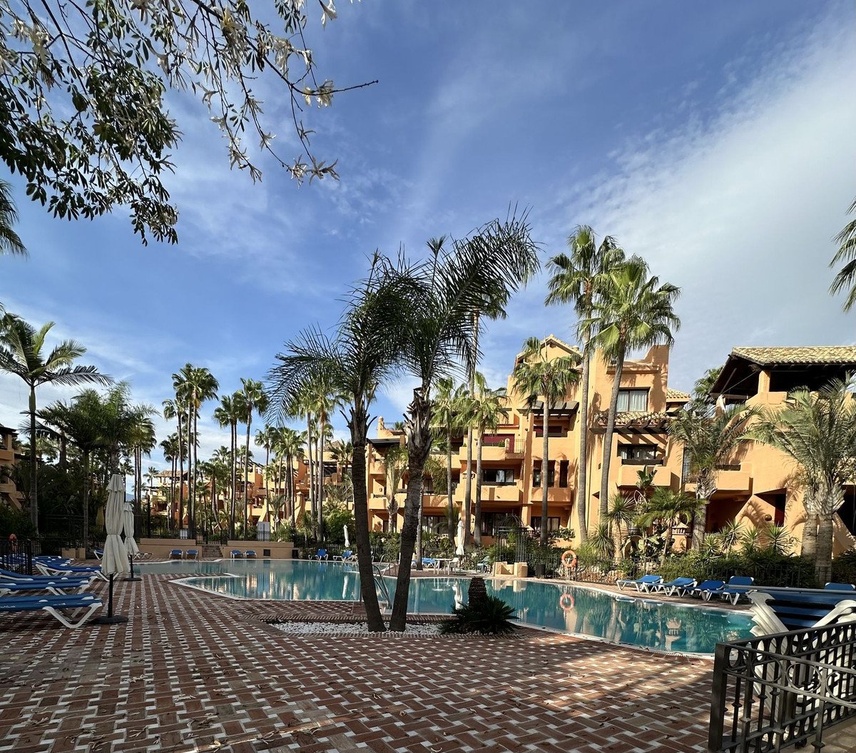 2 Bed Middle Floor Apartment in San Pedro de Alcántara in San Pedro de Alcántara, Apartment