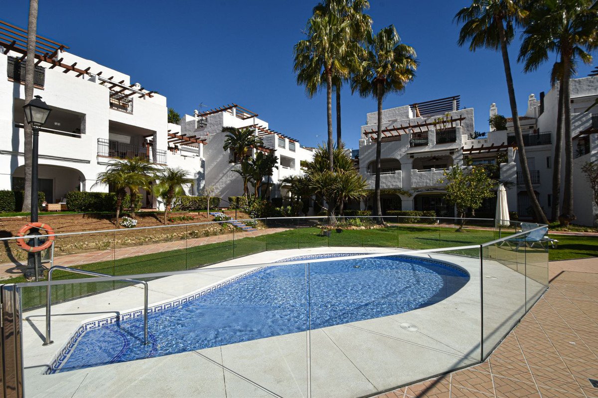 2 Bed شقة في الطابق الأرضي in San Pedro de Alcántara في San Pedro de Alcántara, شقة